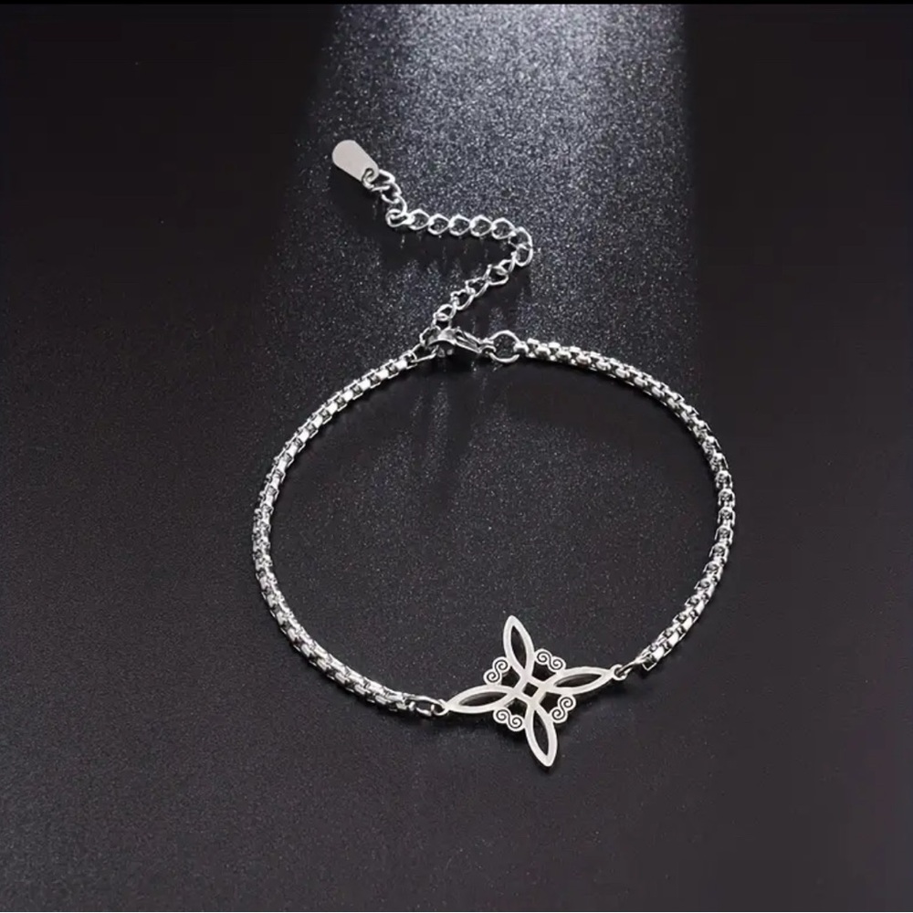 Witch knot protection bracelet